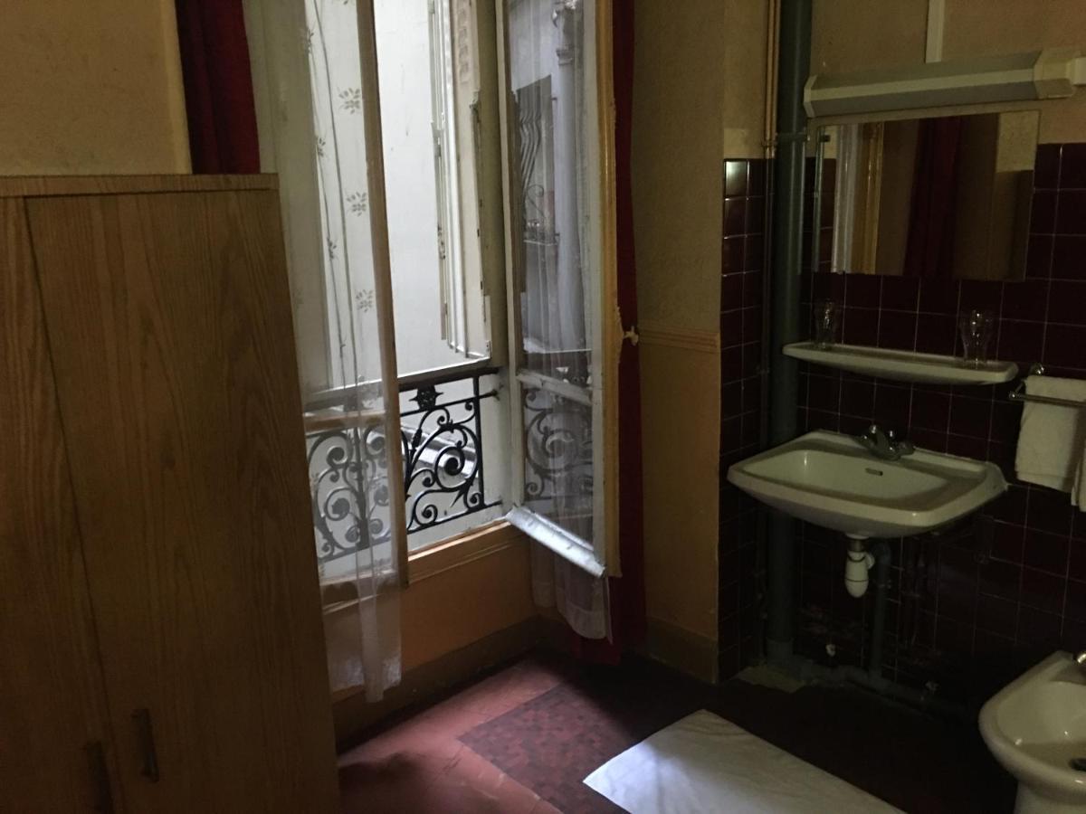 Hotel A La Pinte Du Nord Parigi